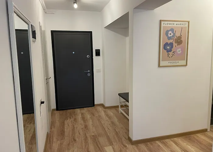 Urban Glow, 2 Bedroom Cosy - Coresi Mall